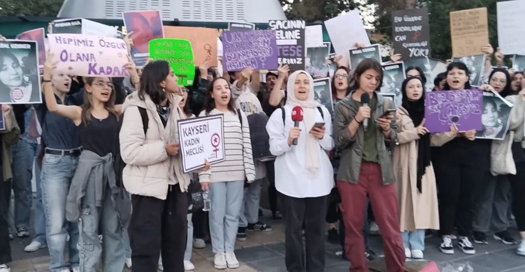 Kayseri’de kadınlar, cinayetlere tepki için toplandı